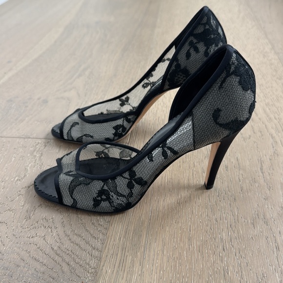 New Manolo Blahnik Black Lace Peep Toe Heels size 37 - Picture 5 of 9